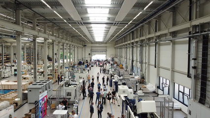 精彩回顧 | 探秘科技前沿，海天德國工廠開放日汽車配件之旅